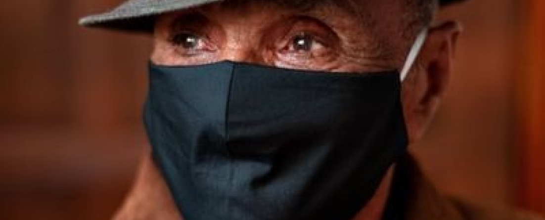 Homme masque Homme masque